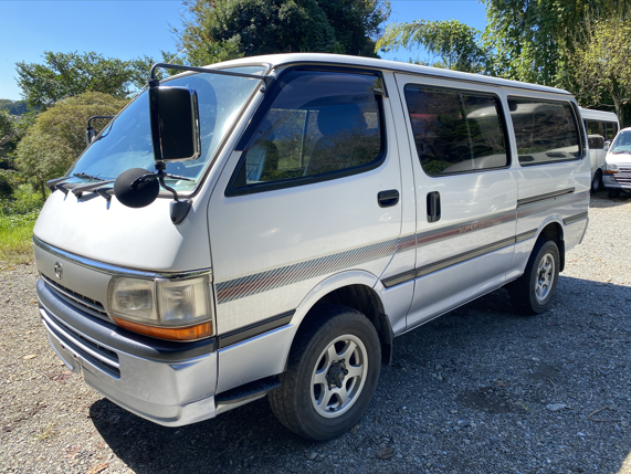 1997 TOYOTA HIACE VAN DIESEL AUTOMATIC 2.8L